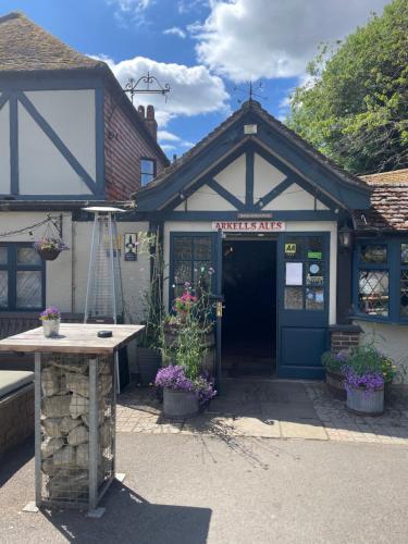 Ye Olde Red Lion - Photo 2 in Newbury, United Kingdom