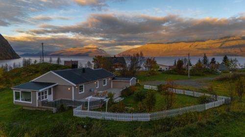 Udvendig, Lyngen alps View in Lyngseidet