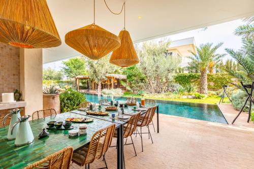Villa Aila Elegant 6 Bedrooms Spa, Cinema Pool