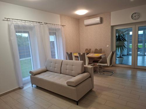 Napsugar Wellness Apartman in Ujudvar