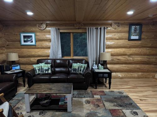 Iekārtas, Comfy Caribou Lodge in College (AK)