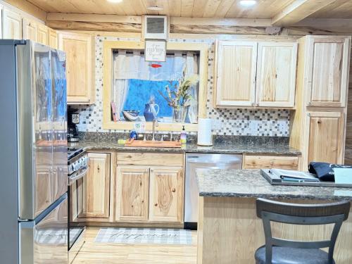 virtuve, Comfy Caribou Lodge in College (AK)