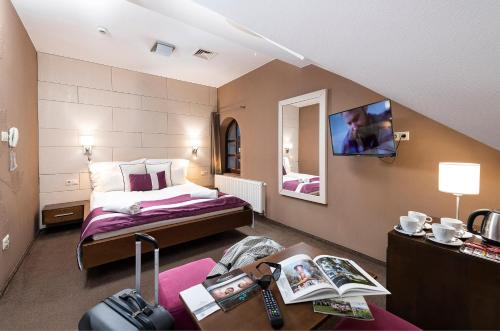 Hotel Fürdőház - Hôtel - Nyíregyháza