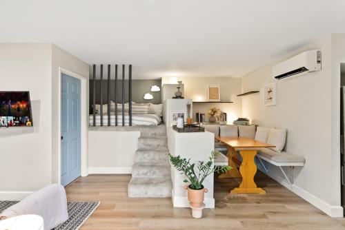 Designer Laurel Canyon Retreat, Hollywood Hills, Los Angeles