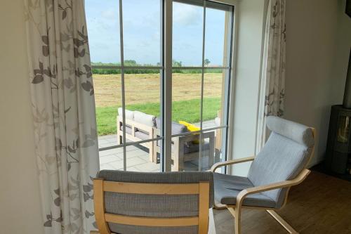 Holiday home at the edge of Frisian lake in Gaastmeer