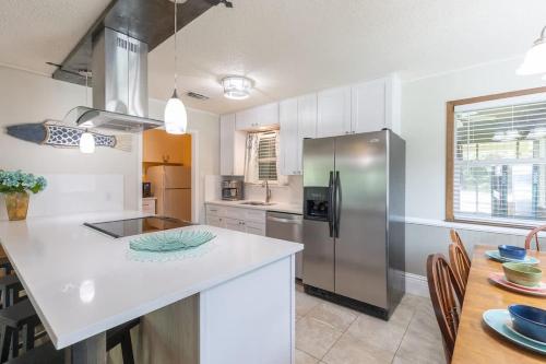 Konyha, Lazy Cove Waterfront Getaway on Lake LBJ! in Kingsland (TX)