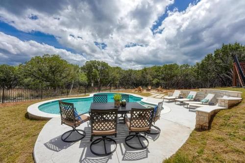 Úszómedence, Luxury Lakeview Home w/ Pool & Beach Access! - Not Active in Point Venture (TX)