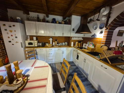 Székelykapu vendégház (Szekelykapu vendeghaz) in มาทรัสเซนทิเมอร์