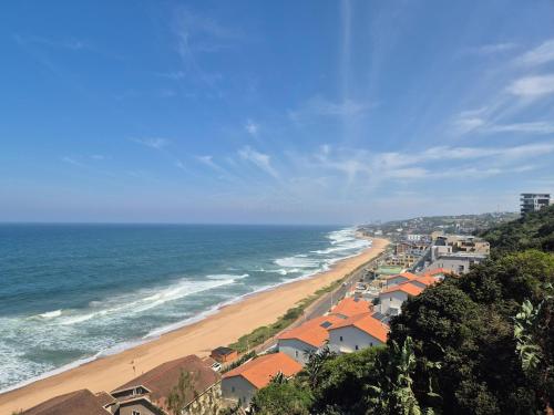 101 Camarque - 3 Bedroom Beachfront Apartment In Umdloti - 180 Degree Sea Views, Umdloti (foto 8)