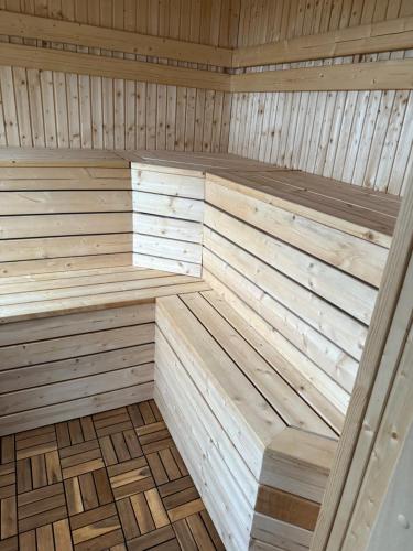 Sauna, Huset nært blåisvannet (Huset nært blaisvannet) in Svensby
