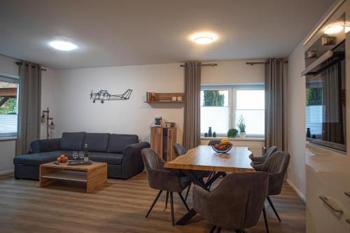 共用Lounge/電視區, Ferienwohnungen Take off in 克洛彭堡