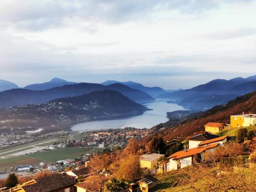 Two BIG entire apartments with stunning view in Agno