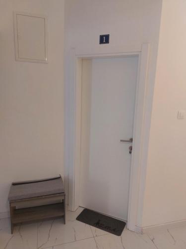 Rooms By the way M17 in Potoci