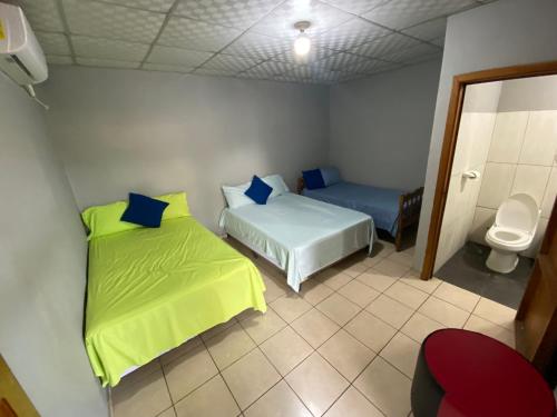 Hostal Los Tarros Metalio in Acajutla