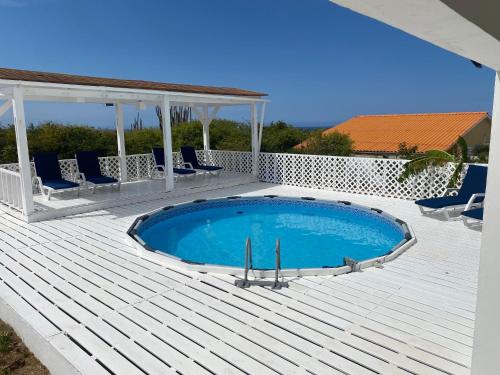 Bendishon Villa - 5 Bedroom Villa in Tera Kora