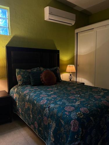 1 queen bed