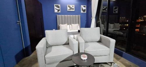 OneStays Maboneng - Studio Apartment with Backup Power - Hallmark House