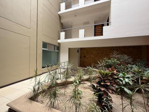 Escazu Guachipelin Peaceful Getaway, Pool, Wi-Fi & Work Space CR MARIPOSA RENTALS in 瓜奇佩林