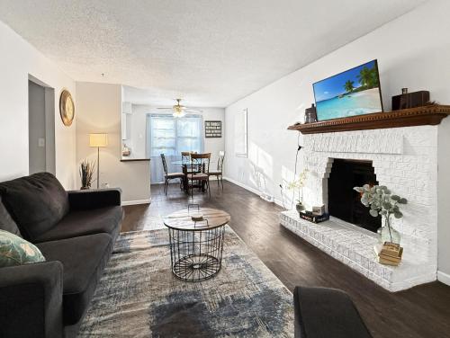 Gorgeous 2br Clive Duplex Wfireplace in Clive, USA