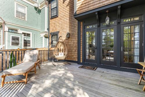 The Royce on Spring - High-End Family Getaway in Newport - image 7