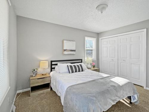 Gorgeous 2br Clive Duplex Wfireplace in Clive, USA