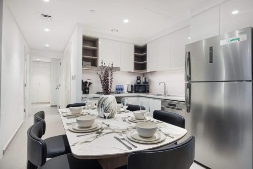 Elegant 2BR Downtown Dubai Walk to Dubai Mall, Dubái (foto 4)