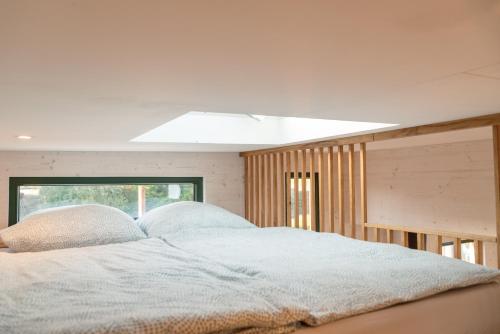 Uriges Tiny Hausboot mit Kamin im Winter auf der Dove Elbe, Hamburgo (foto 3)