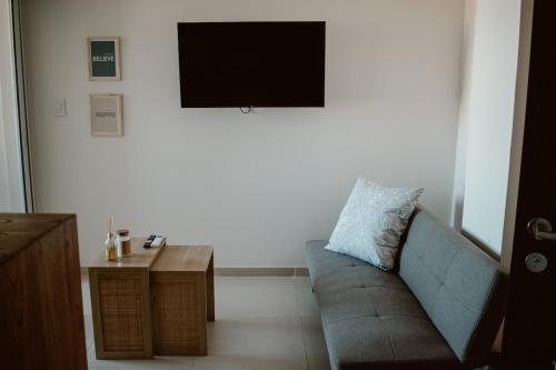 Temporary Lapachos II grap happy