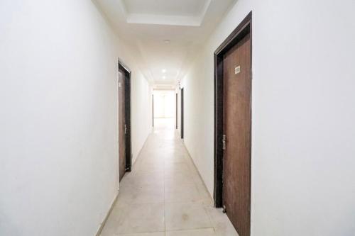 Collection O Mahavir Enclave Near Dashrath Puri Metro Station