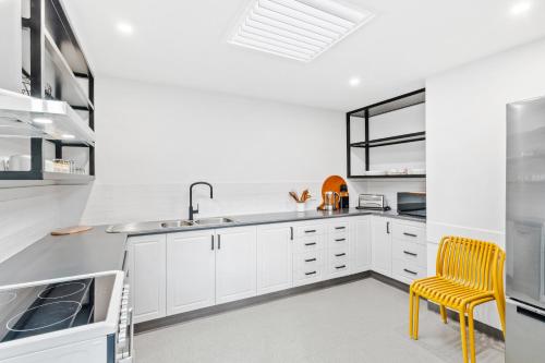 virtuve, The Prescription Pad - Group Getaway for Families in Shearwater