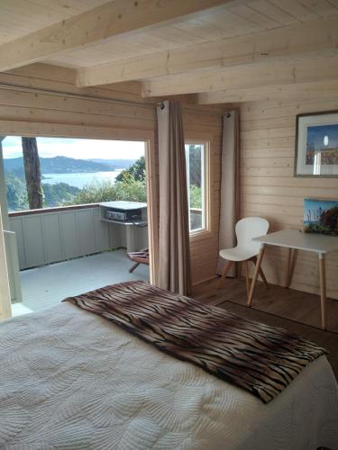 Guestroom, The Tawnys Gatehouse in Russell