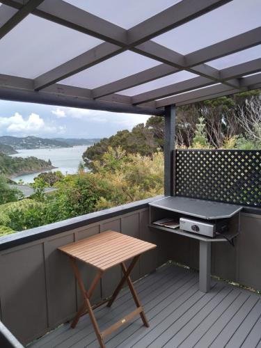 The Tawnys Gatehouse in Russell