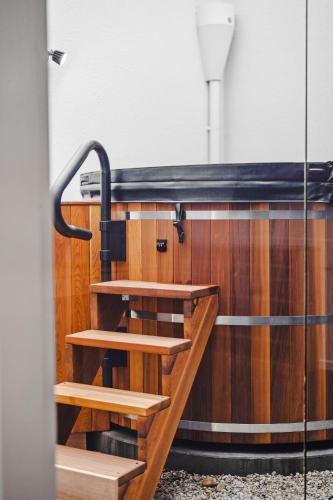 Karstais baseins, The Prescription Pad - Group Getaway for Families in Shearwater