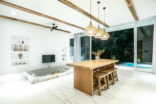 Chic 2BR Villa 5min to Bingin's Coastal Bliss - image 3