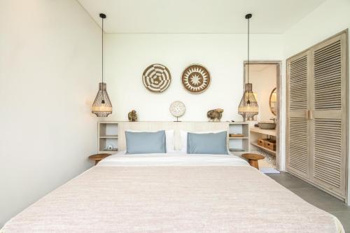 Chic 4BR Villa Canggu Hub 800m to Beach Bliss - image 2
