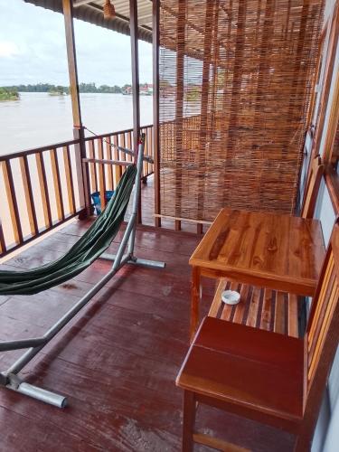 DODAND Studio & Sunset Riverside Guesthouse in ドン デット