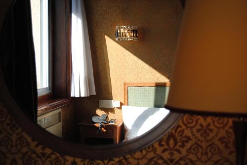 Standard Double or Twin Room image 7