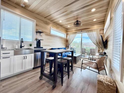 Escalante Escapes Prickly Pear- Bunk Escape image