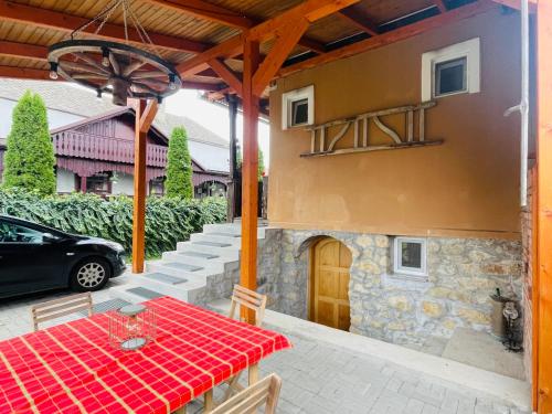 Toma Guesthouse in Sancraiu