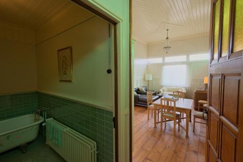 Halte Sint-Gerlach Holiday Home - image 12