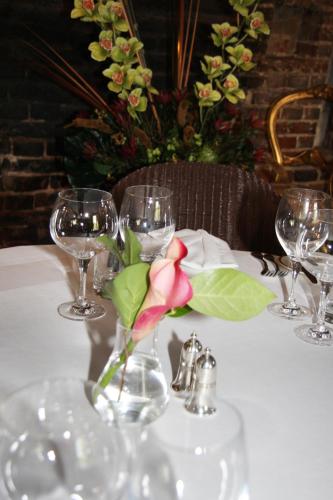 The White Hart - image 2