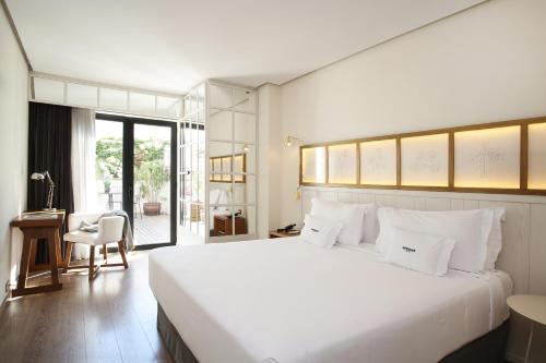 Double or Twin Room with Terrace