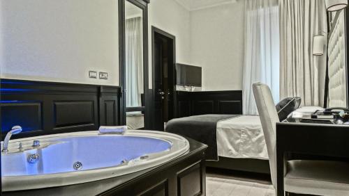 Vaticano Royal Suite Guest House, Рим (фото 8)