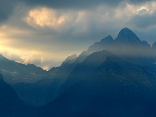 Panoramic Mountain Residence - image 13