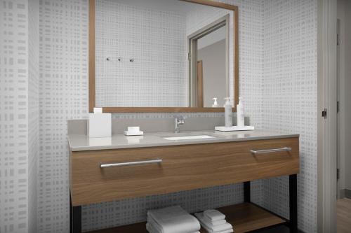 Hampton Inn Lenoir City - image 2