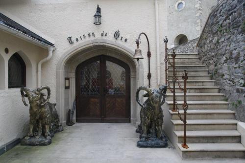 Előcsarnok, Auberge Toison d'Or in Cette-Eygun