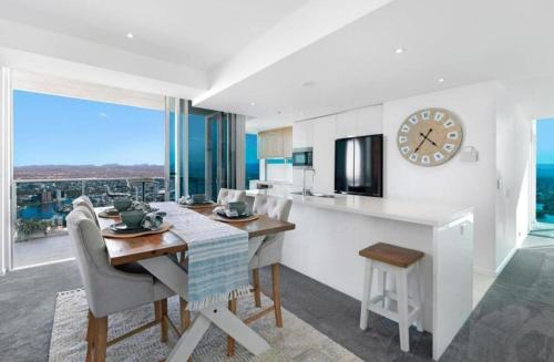 Skyview on Surfers - 3 BDR Level 52 Sub-Penthouse, Gold Coast (zdjęcie 9)