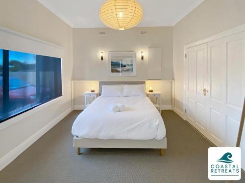 Surf Beach Remote Retreat - Linen Included