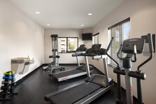 Fitness center, Country Inn & Suites by Radisson, Grand Prairie-DFW-Arlington, TX in Grand Prairie