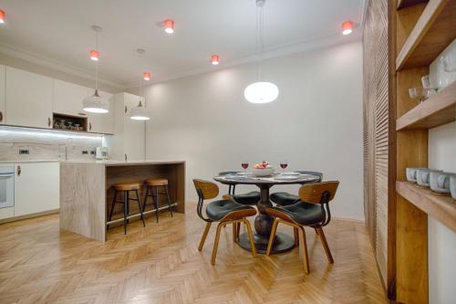 Luxury and stylish apartment in the heart of the city, Sofia (Foto 9)